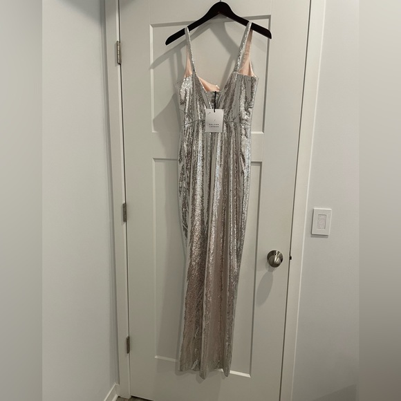 New Galvan London Silver Sequin Jumpsuit Size 6 - Picture 3 of 7